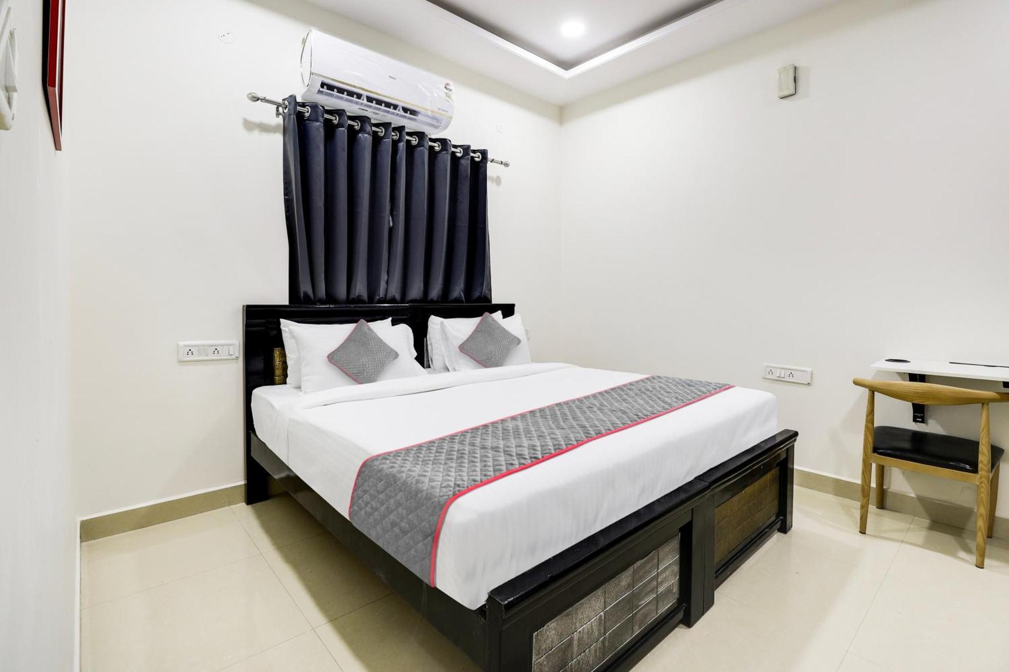 Super Townhouse De Alphabet Hotel Kukatpally Nexus Mall حيدر أباد المظهر الخارجي الصورة