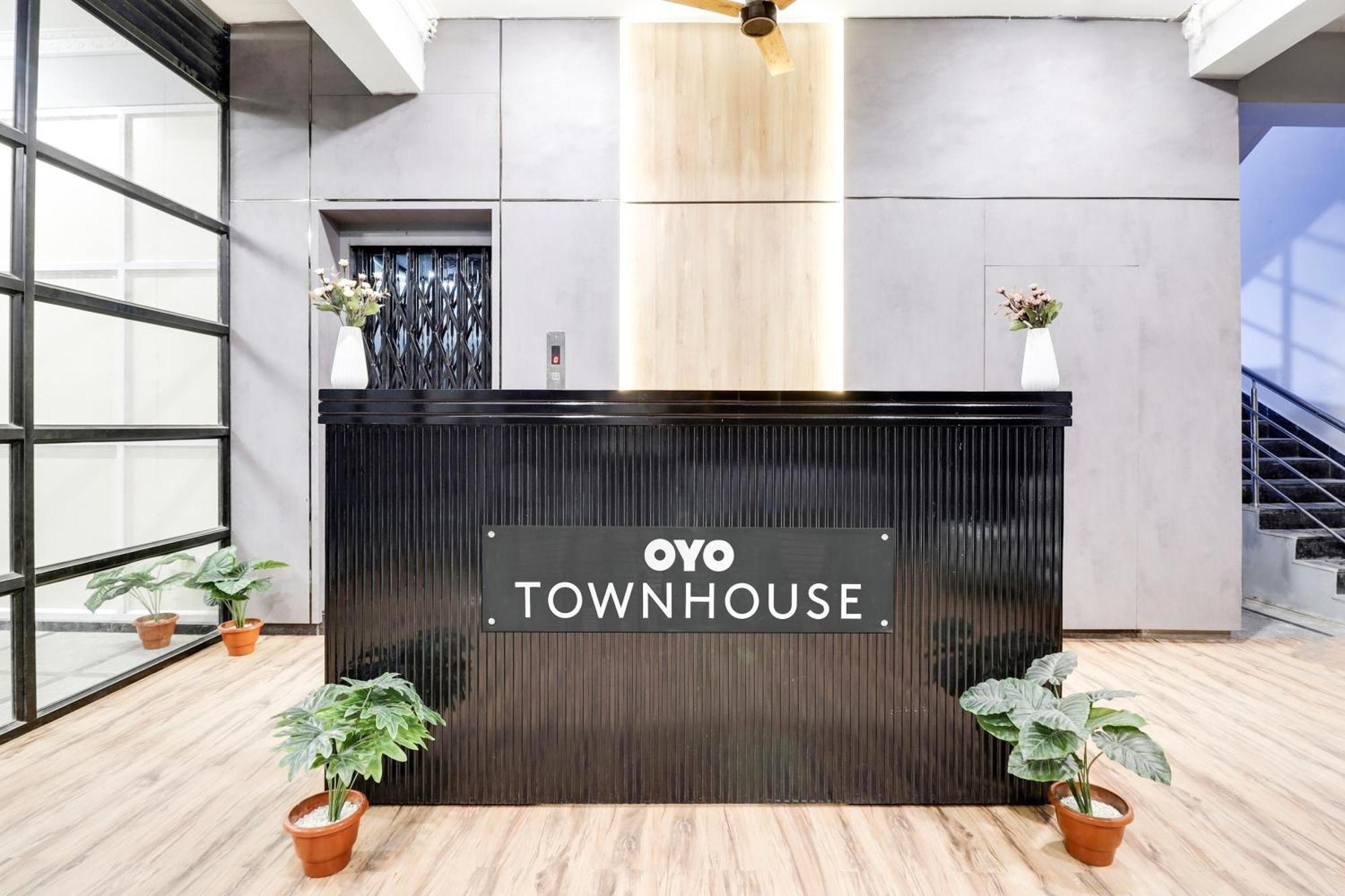 Super Townhouse De Alphabet Hotel Kukatpally Nexus Mall حيدر أباد المظهر الخارجي الصورة